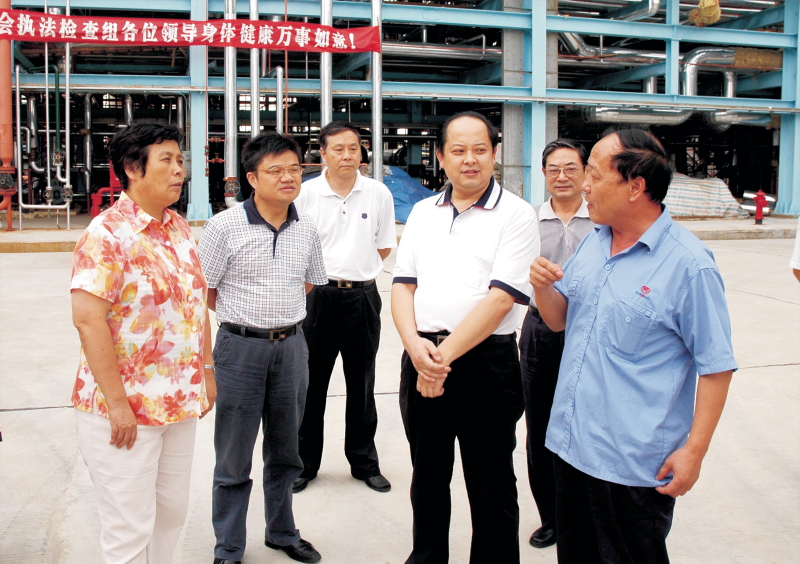 2008年9月10日，湖北省人大常委副主任蔣大國(guó)來公司，對(duì)公司《勞動(dòng)合同法》實(shí)施情況進(jìn)行檢查