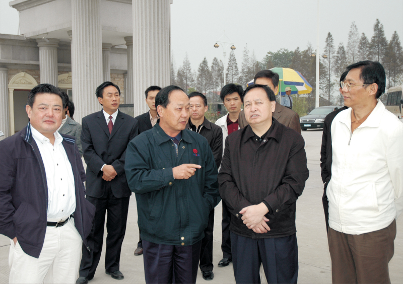 2006年11月15日，湖北省省長(zhǎng)羅清泉一行來公司調(diào)研